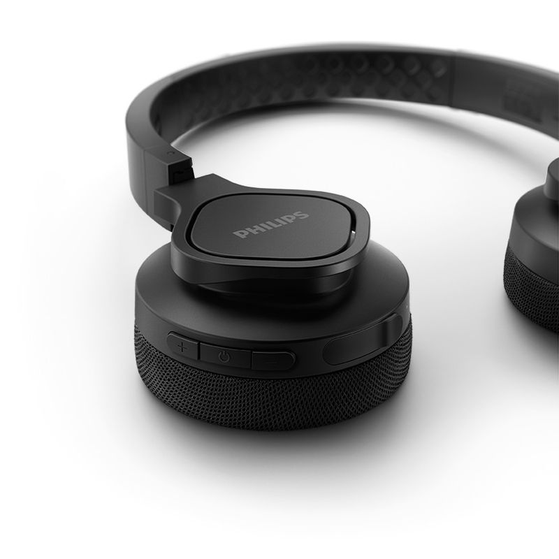 Headphone-Philips-sport-bluetooth-com-microfone-resistencia-a-agua-e-suor-IPX55-almofadas-macias-e-energia-para-35-horas-na-cor-preto-TAA4216BK-00